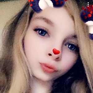 Meet your Posher, Mia